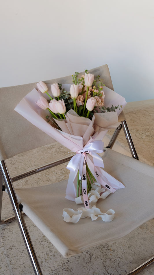 Ramo 10 tulipanes VD26