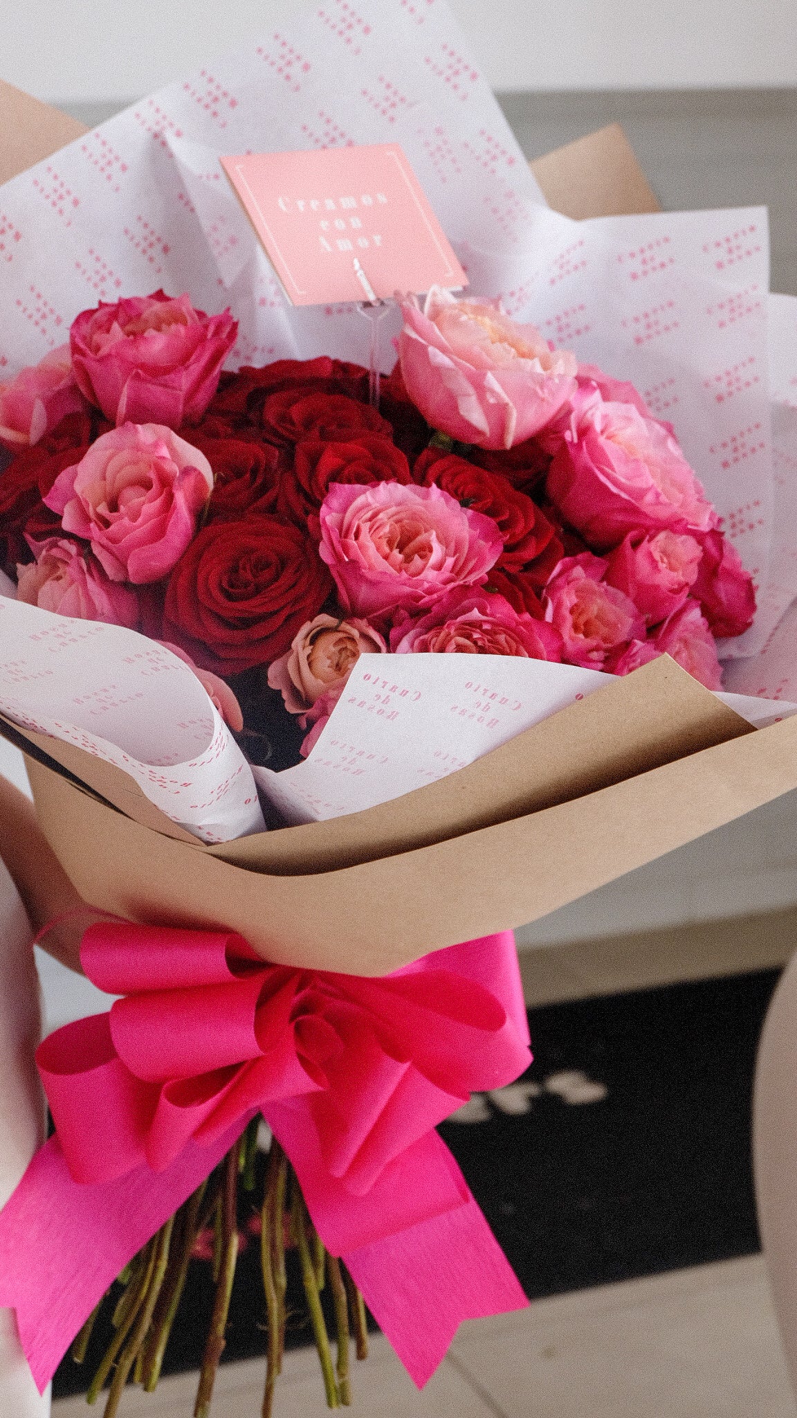 Ramo 25 Rosas Premium + 25 Rosas Inglesas – Cuarto de rosas