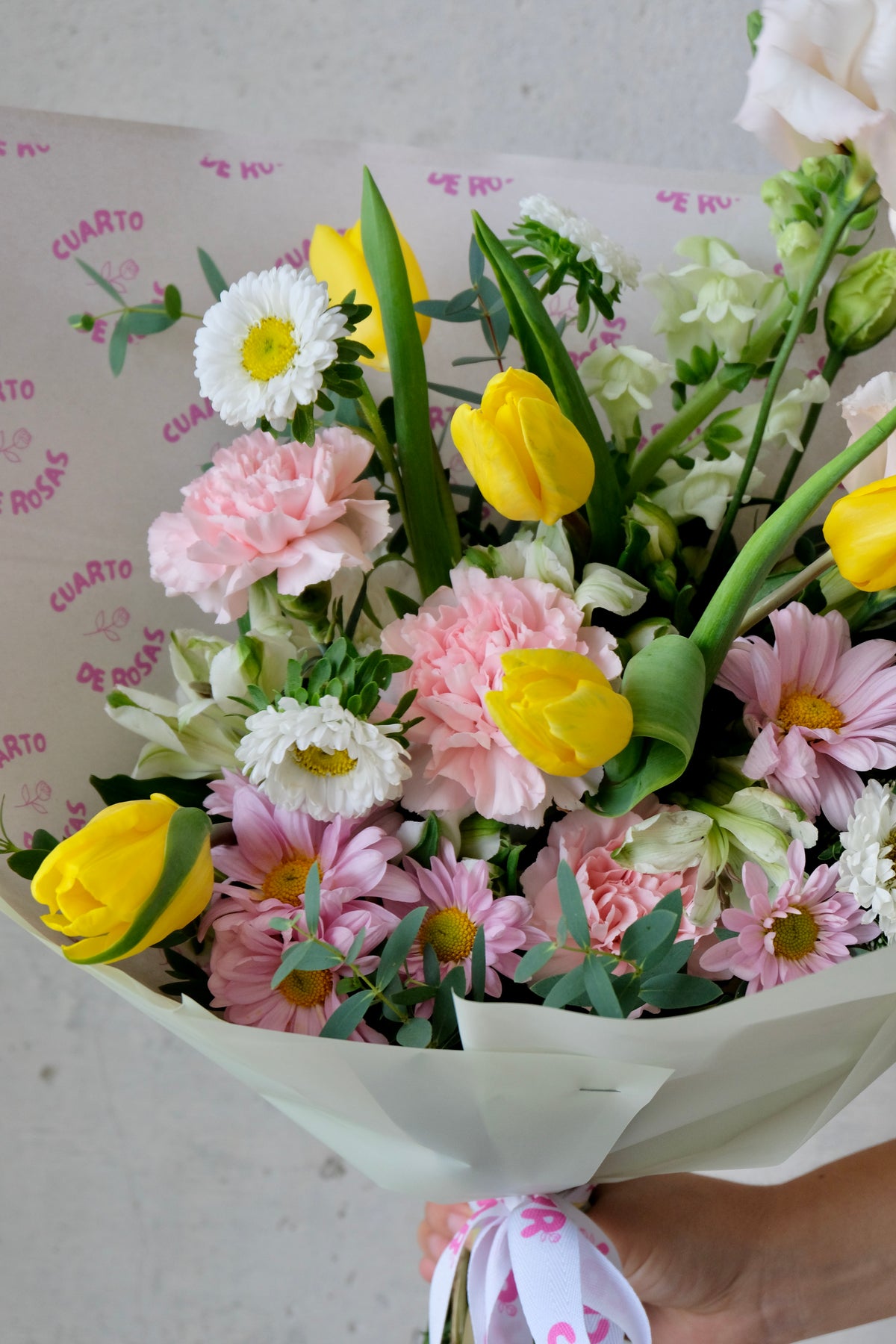 Ramo 5 tulipanes amarillos FA 26